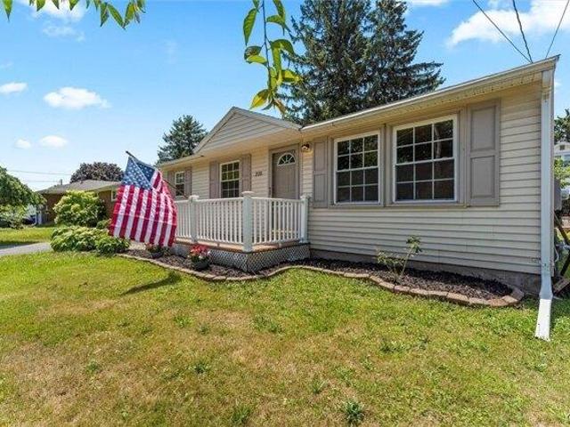 House for sale in Syracuse, New York