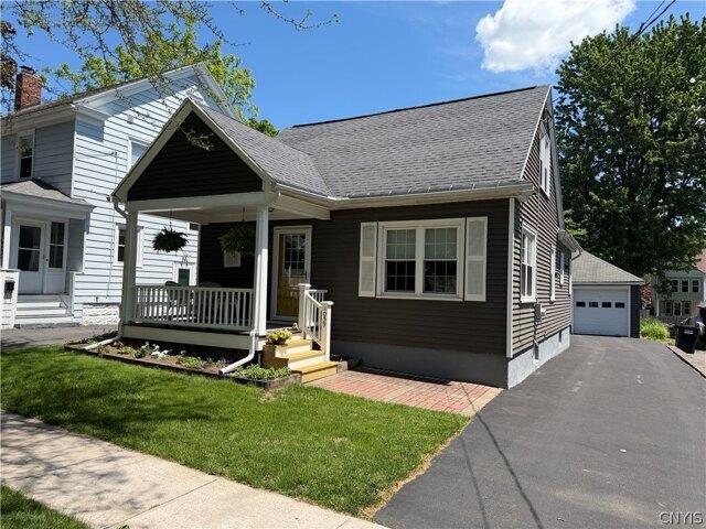 House for sale in Syracuse, New York