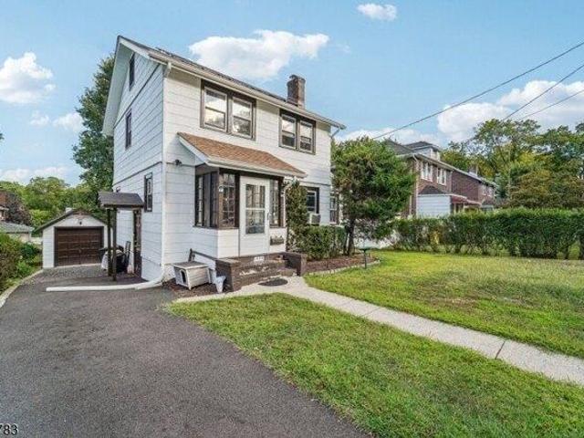 House for sale in Teaneck, New Jersey