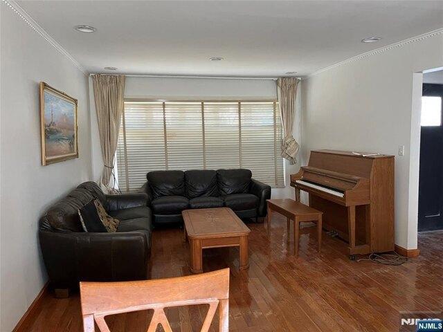 House for sale in Teaneck, New Jersey