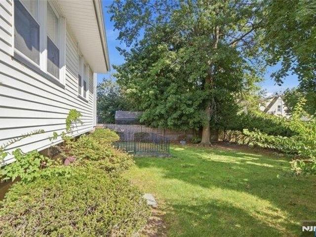 House for sale in Knickerbocker Park, Teaneck Township