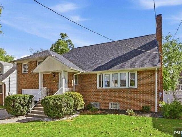 House for sale in Knickerbocker Park, Teaneck Township