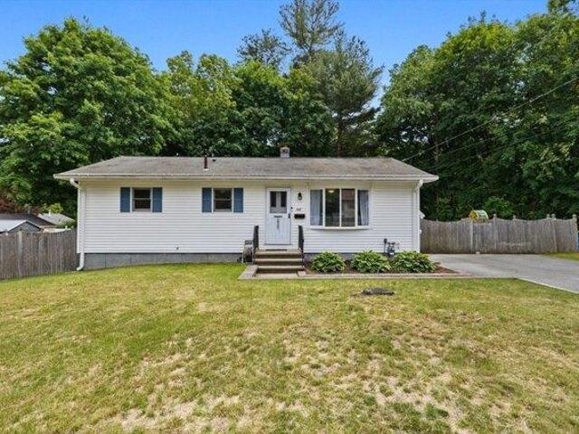 House for sale in Tewksbury, Massachusetts