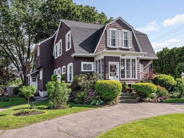 House for sale in Tewksbury, Massachusetts