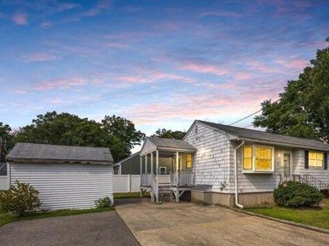 House for sale in Tewksbury, Massachusetts