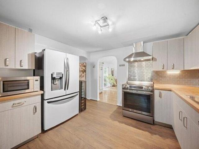 House for sale in Tewksbury, Middlesex County