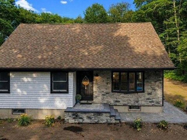 House for sale in Tiverton, Rhode Island