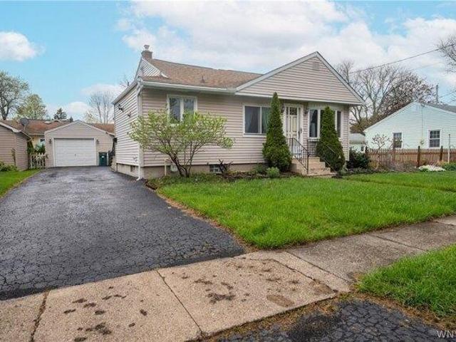 House for sale in Niagara, New York