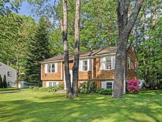 House for sale in Topsham, Maine