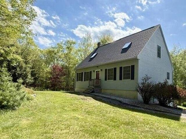 House for sale in Topsham, Maine