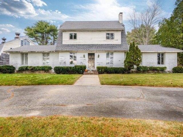 House for sale in Topsham, Sagadahoc County
