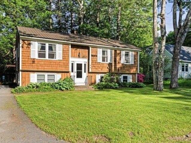 House for sale in Topsham, Maine