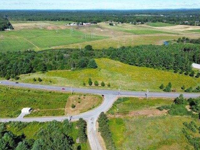 House for sale in Topsham, Maine