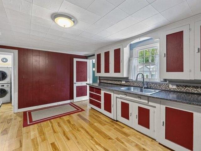 House for sale in Topsham, Sagadahoc County