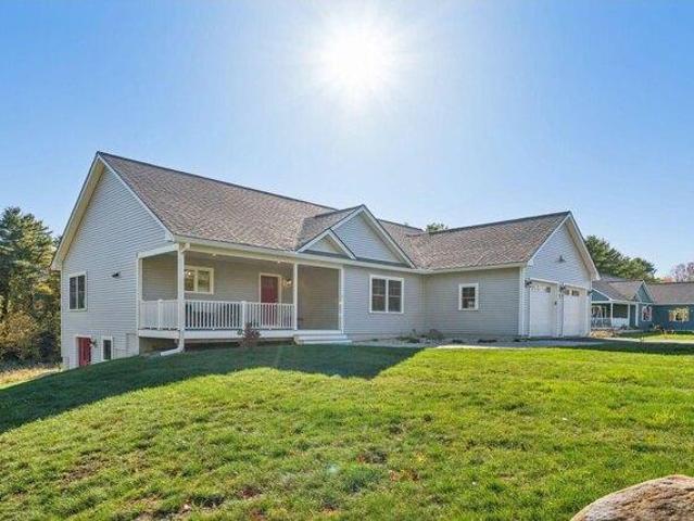 House for sale in Topsham, Sagadahoc County