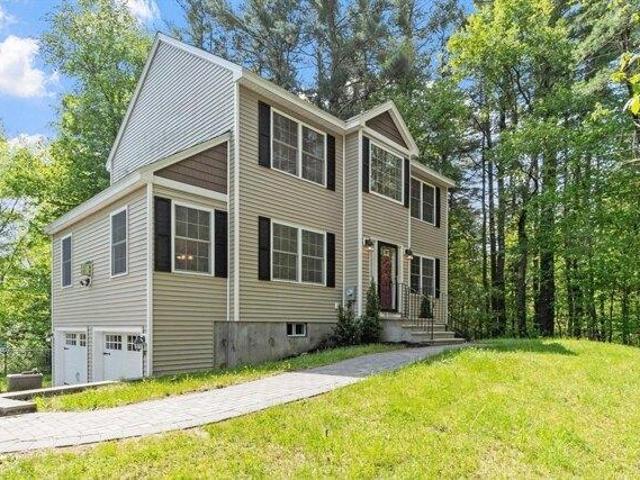 House for sale in Townsend, Massachusetts