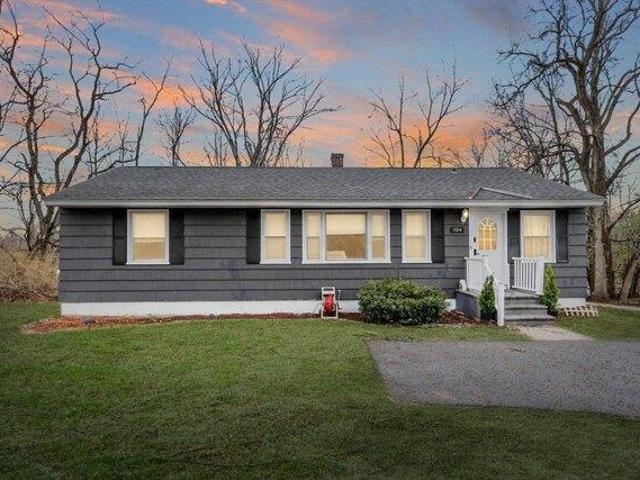 House for sale in Townsend, Massachusetts