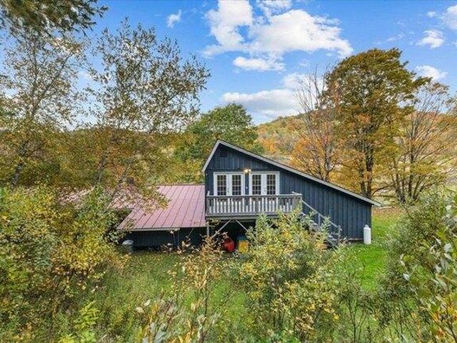 House for sale in Tunbridge, Orange County