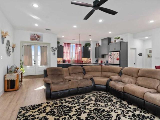 House for sale in Henderson, Texas