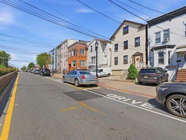 House for sale in Hudson, New Jersey