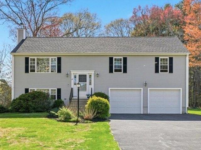 House for sale in Upton, Massachusetts