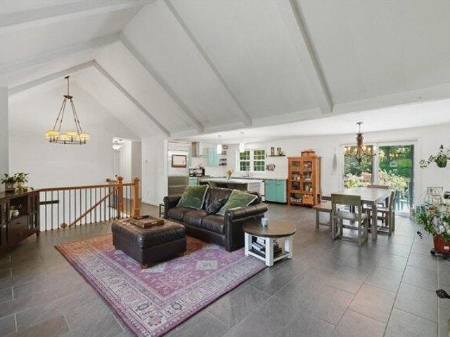 House for sale in North Uxbridge, Massachusetts