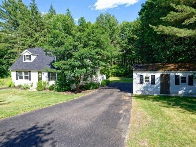 House for sale in North Uxbridge, Massachusetts