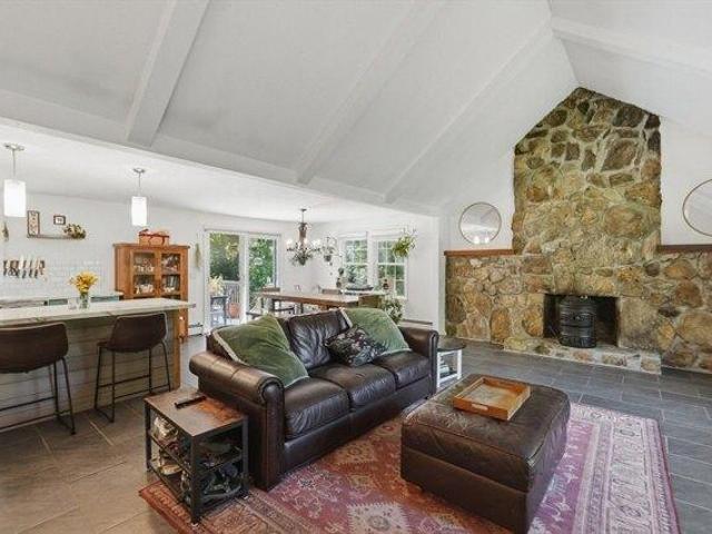 House for sale in North Uxbridge, Massachusetts