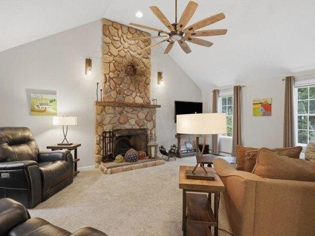 House for sale in North Uxbridge, Massachusetts