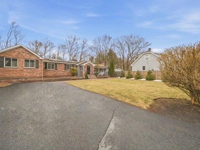 House for sale in North Uxbridge, Massachusetts