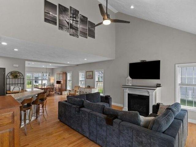 House for sale in North Uxbridge, Massachusetts