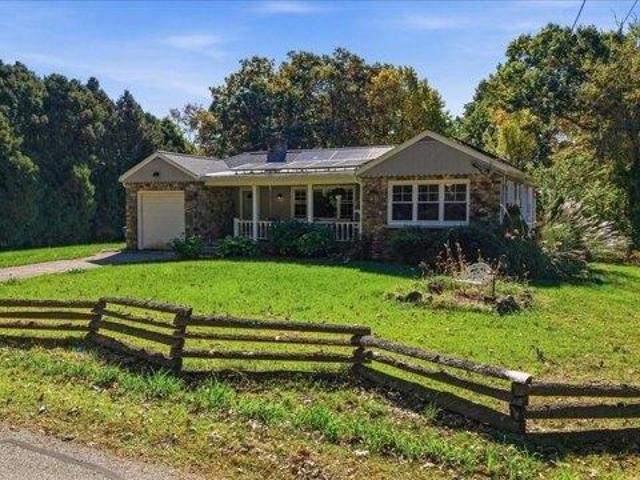 House for sale in Wheelockville District, Uxbridge
