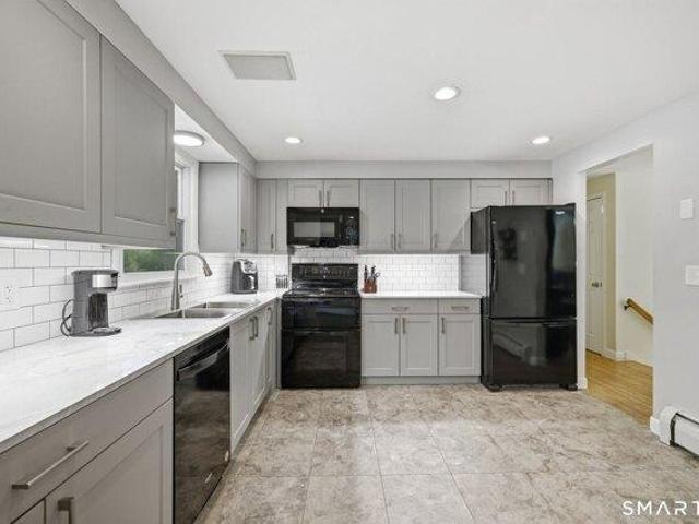 House for sale in Vernon, Capitol Planning Region