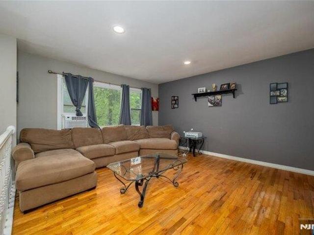 House for sale in Glenwood, New Jersey