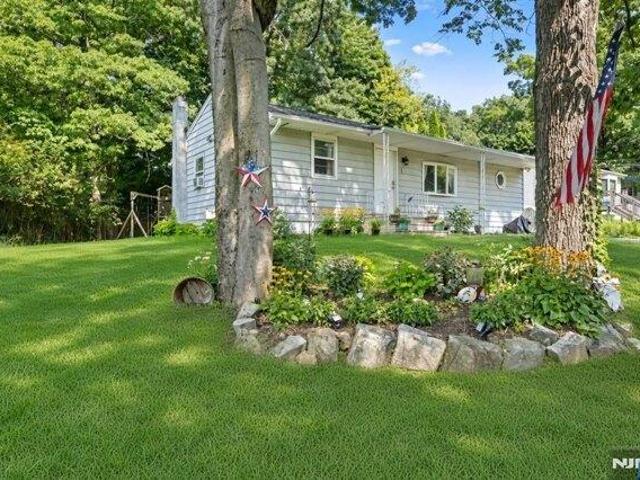 House for sale in Glenwood, New Jersey