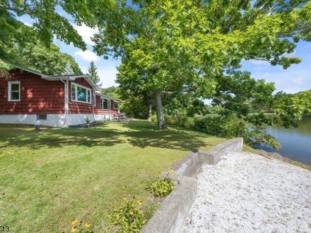 House for sale in Glenwood, New Jersey