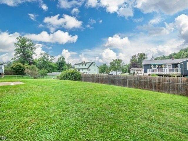 House for sale in Walnut Hill Country Club, Vernon Township