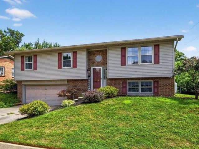 House for sale in Versailles, Kentucky