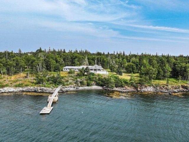 House for sale in Vinalhaven, Maine