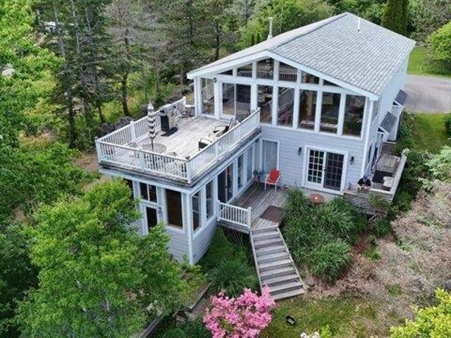 House for sale in Vinalhaven, Maine