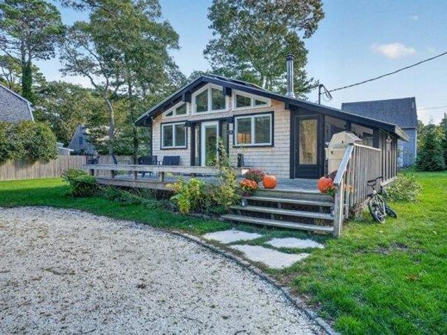 House for sale in Oklahoma Heights, Tisbury