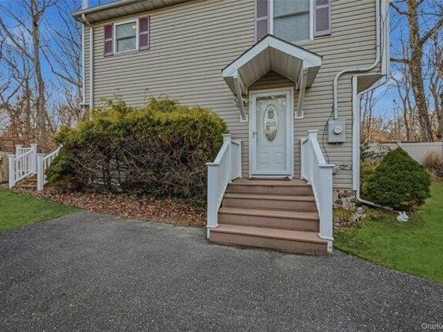 House for sale in Wading River, New York