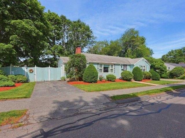 House for sale in Wakefield, Massachusetts