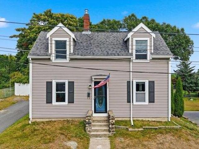 House for sale in Wakefield, Middlesex County