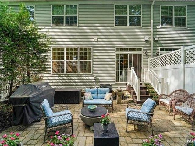 House for sale in Waldwick, New Jersey