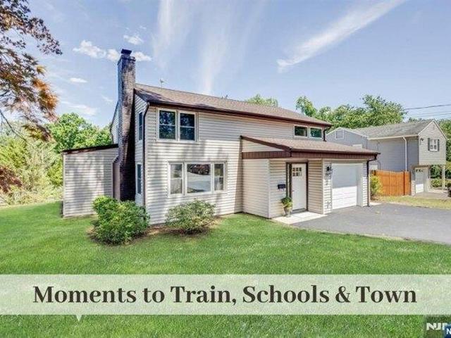 House for sale in Waldwick, New Jersey