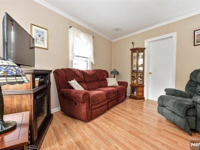 House for sale in Waldwick, New Jersey