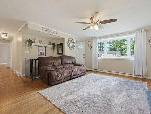 House for sale in Walpole Heights, Walpole