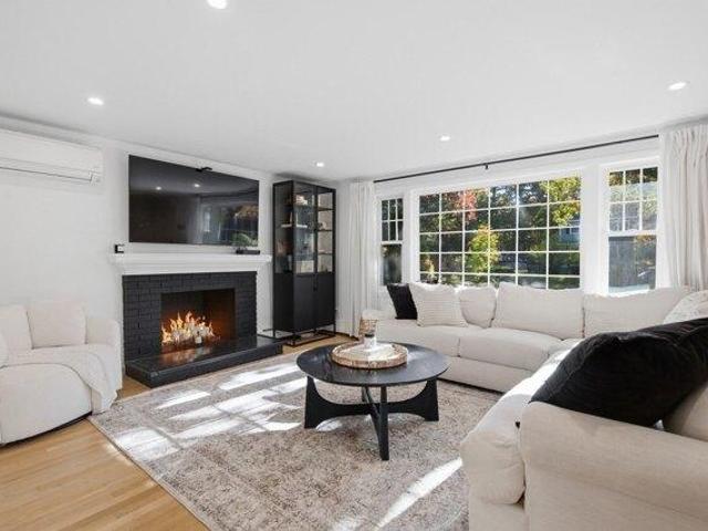 House for sale in Walpole Heights, Walpole