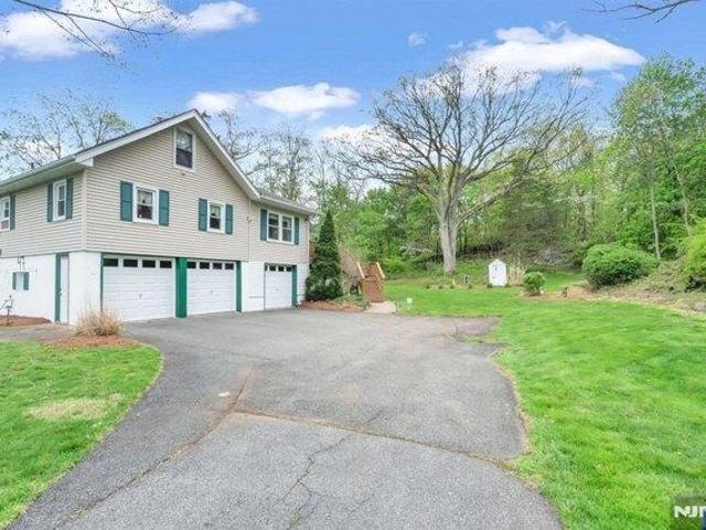 House for sale in Wanaque-Midvale, Wanaque